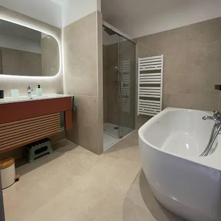 Villa 5 Min Walk To Port