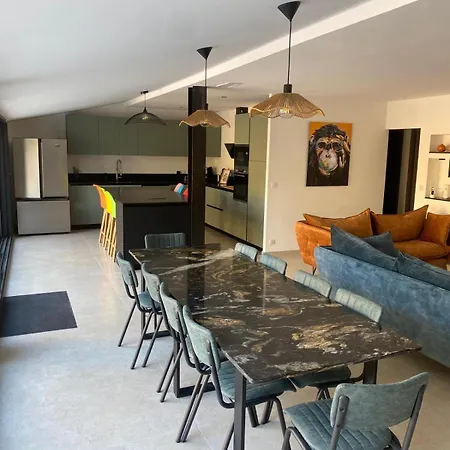 Villa 5 Min Walk To Port