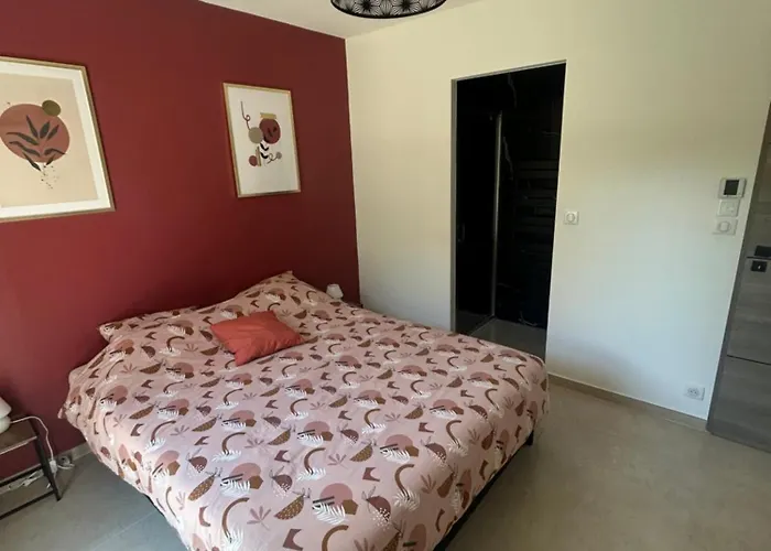 Villa 5 Min Walk To Port